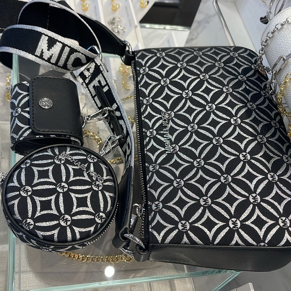 MICHAEL KORS Jet Set Travel Small Logo Jacquard Crossbody With Tech Attach - Picture 11 of 16